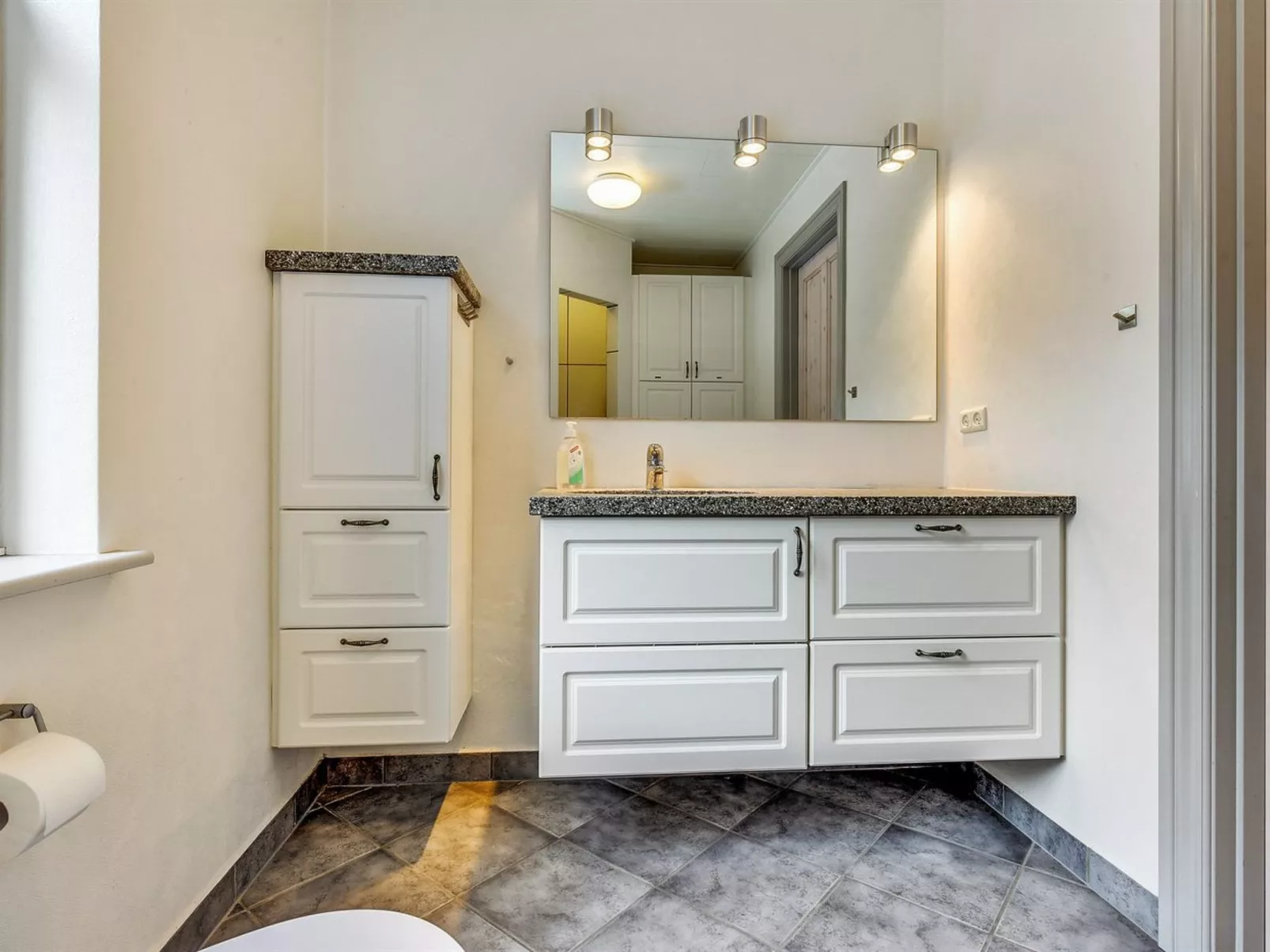 "Sophia" - 8km from the sea-Inside