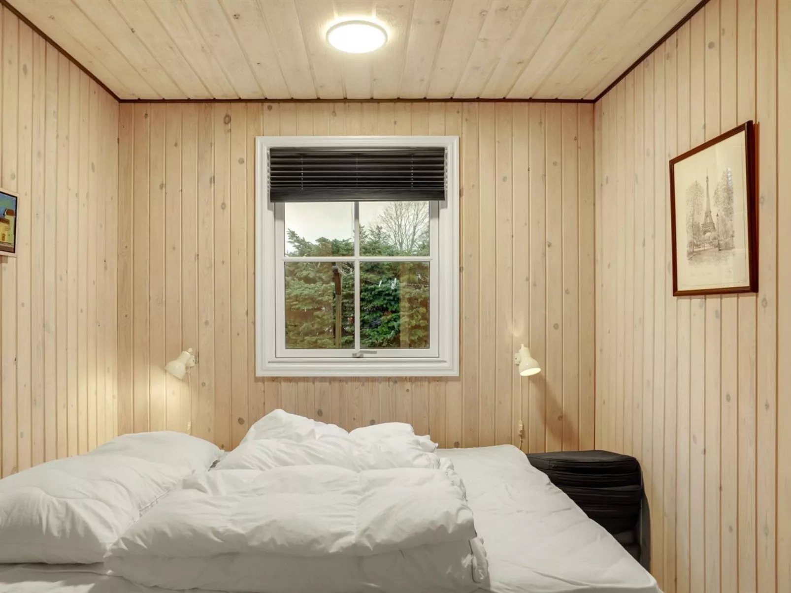 "Esalina" -  from the sea-Inside