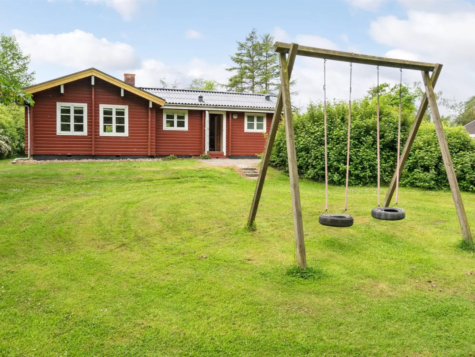 "Ernestine" - 500m to the fjord-Outside