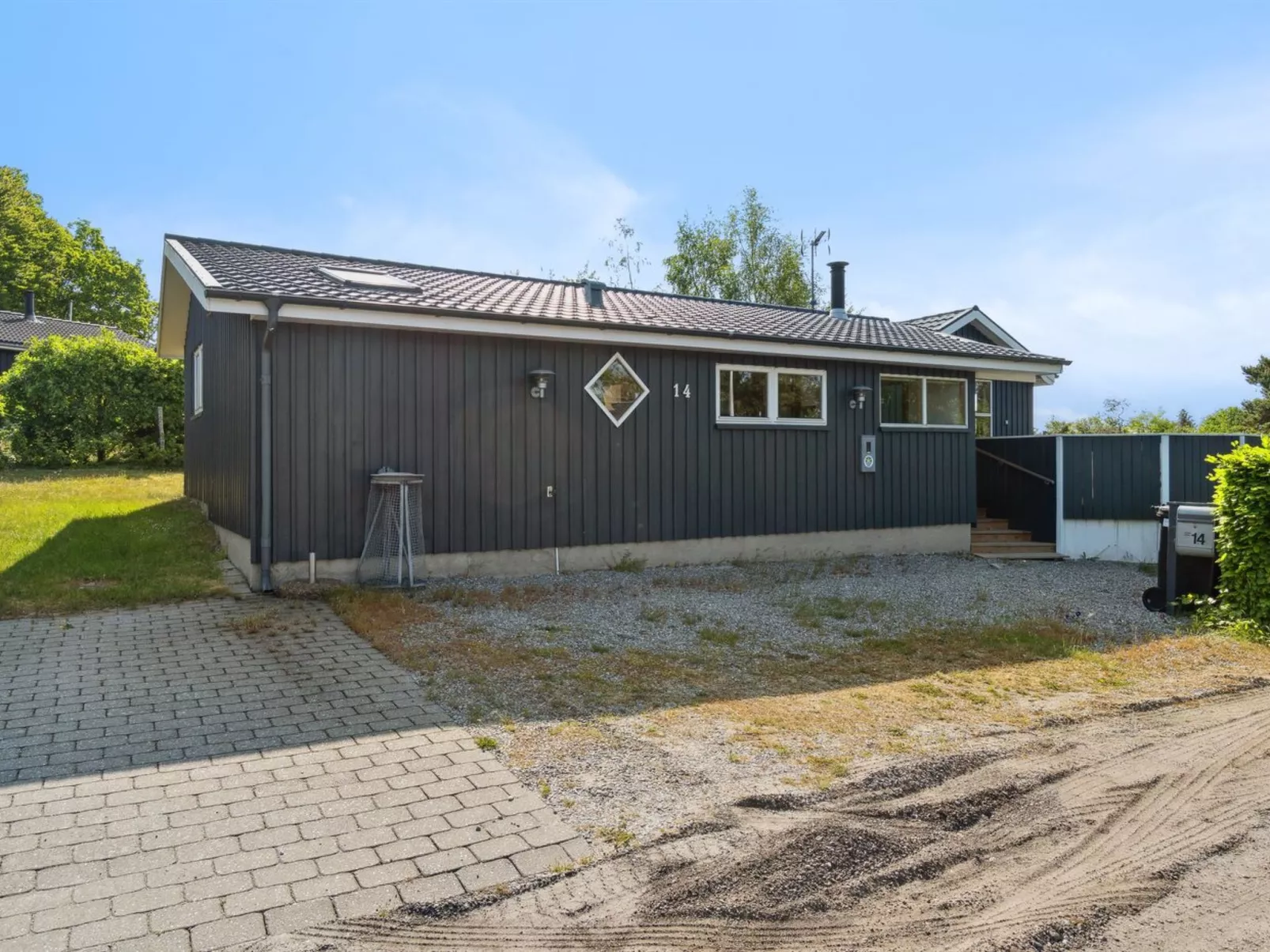 "Rafn" - 550m from the sea-Draußen