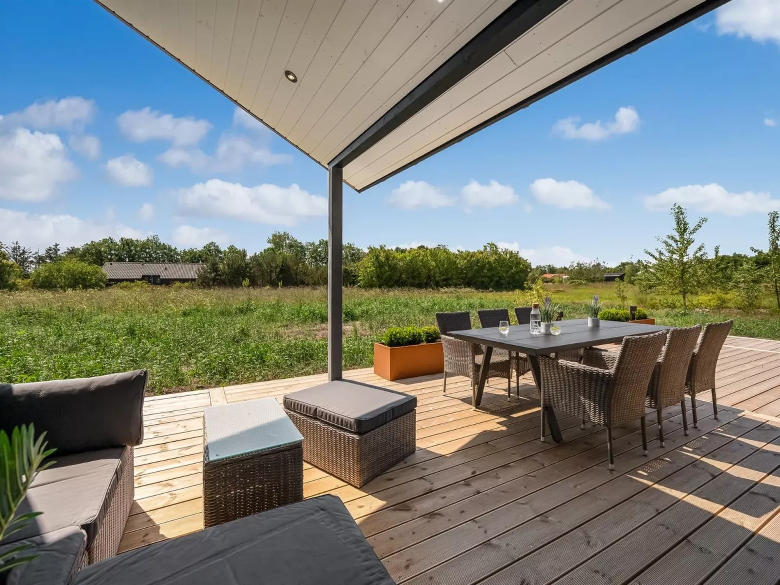 "Måns" - 500m to the fjord-Outside