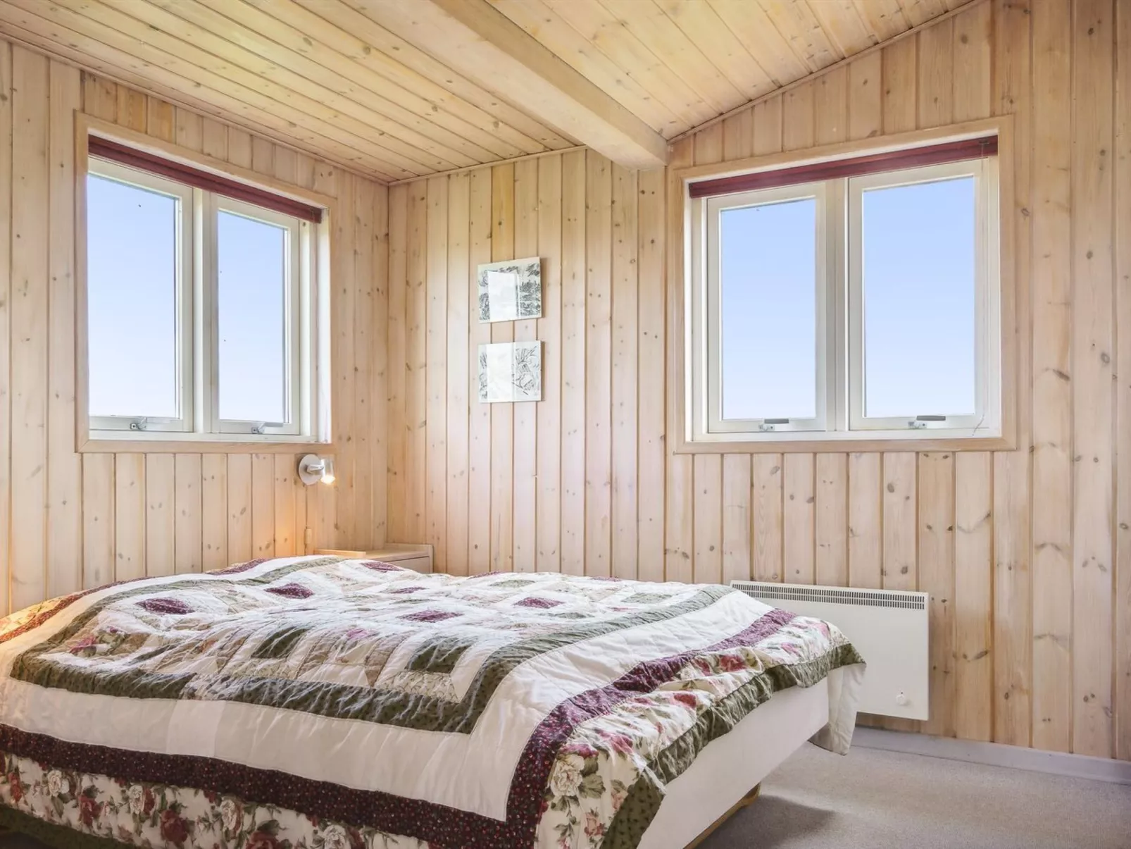 "Fiona" - 800m from the sea-Inside