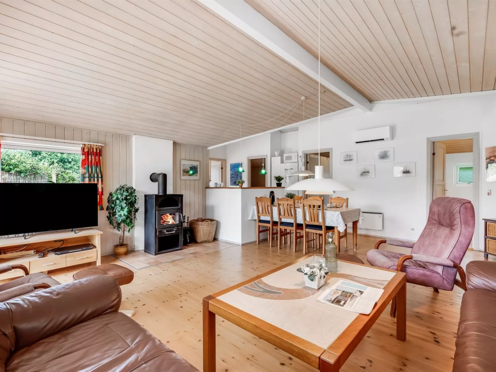 "Salla" - 1.2km from the sea-Inside