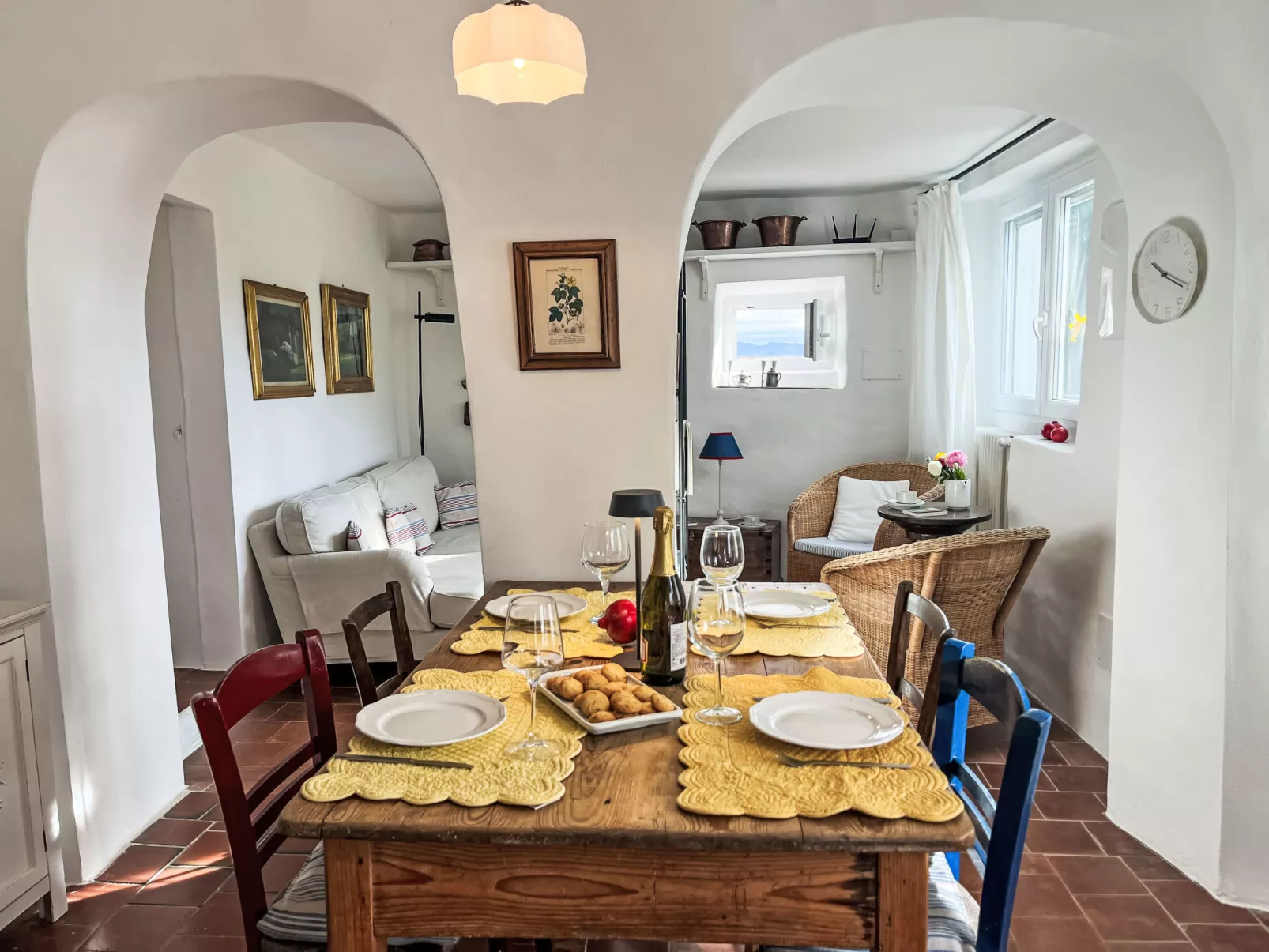 Bella Vista (DOL284)-Inside