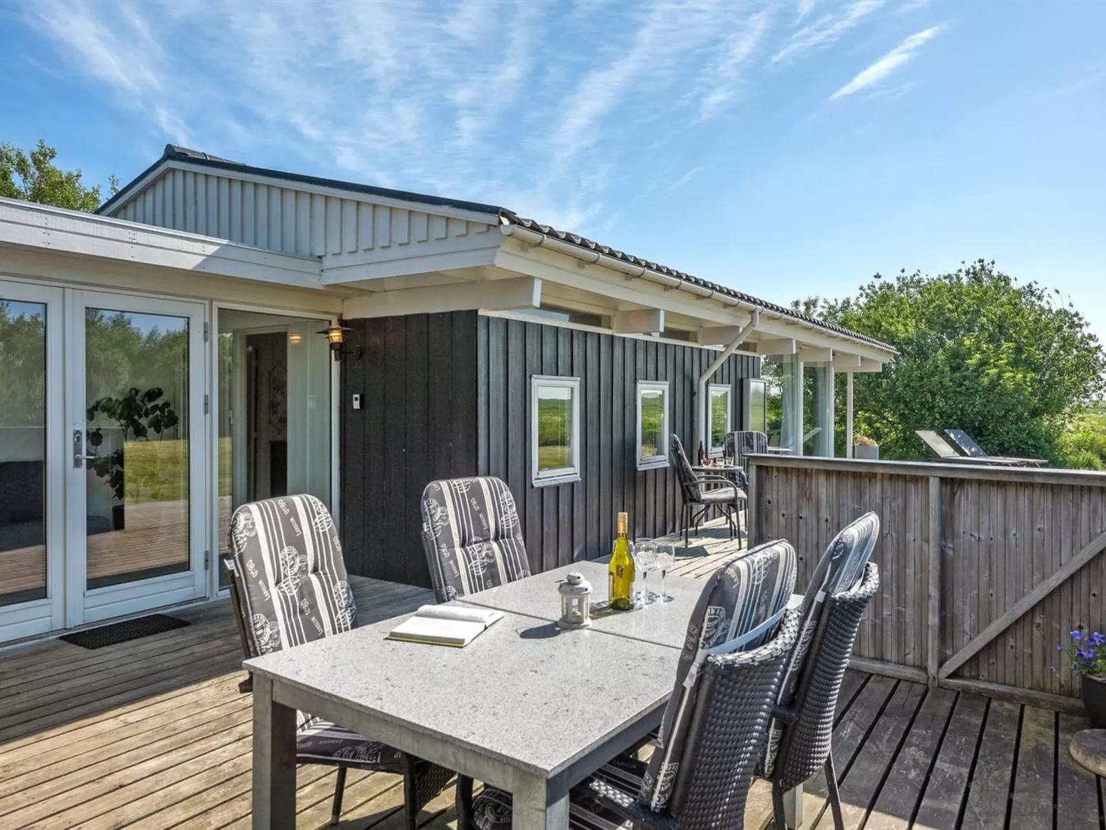 "Anund" - 1.4km from the sea-Outside