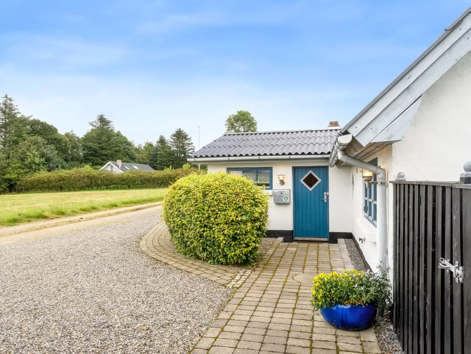 "Aliza" - 300m to the fjord-Outside