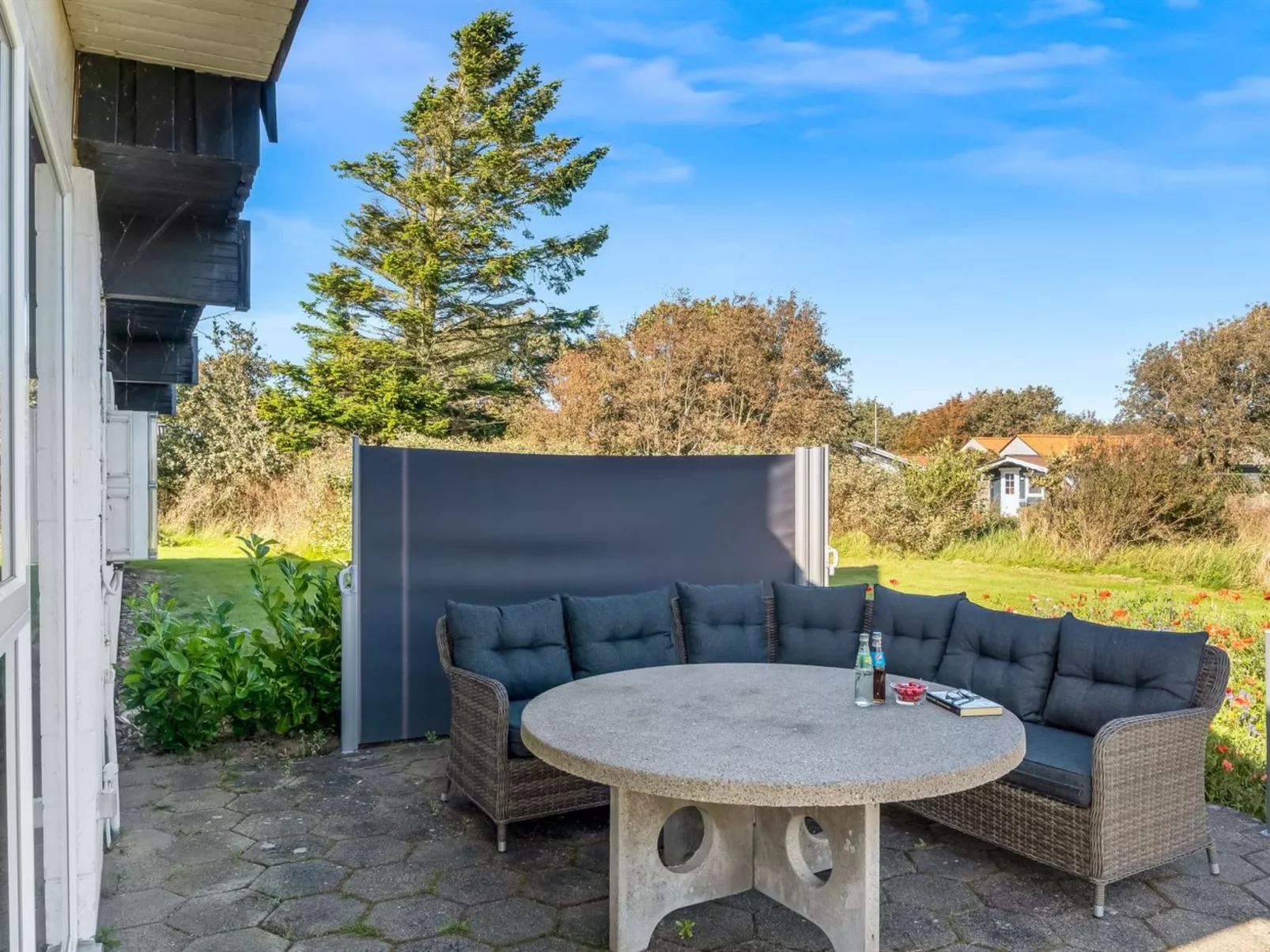 "Dunja" - 200m to the fjord-Draußen