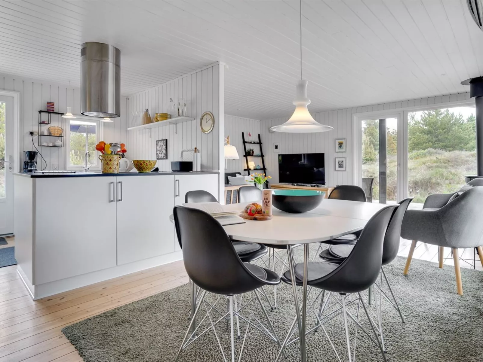 "Fredrikka" - 3.9km from the sea-Inside