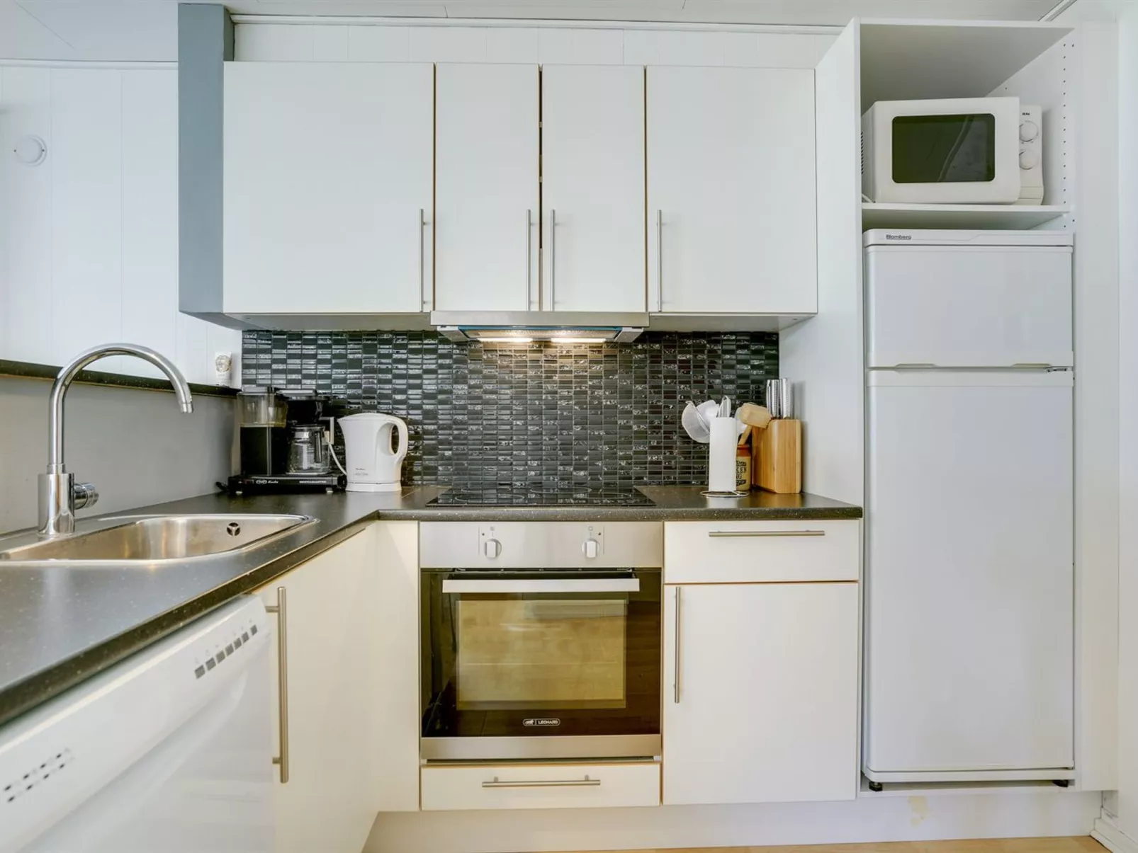 "Filippa" - 900m from the sea-Inside