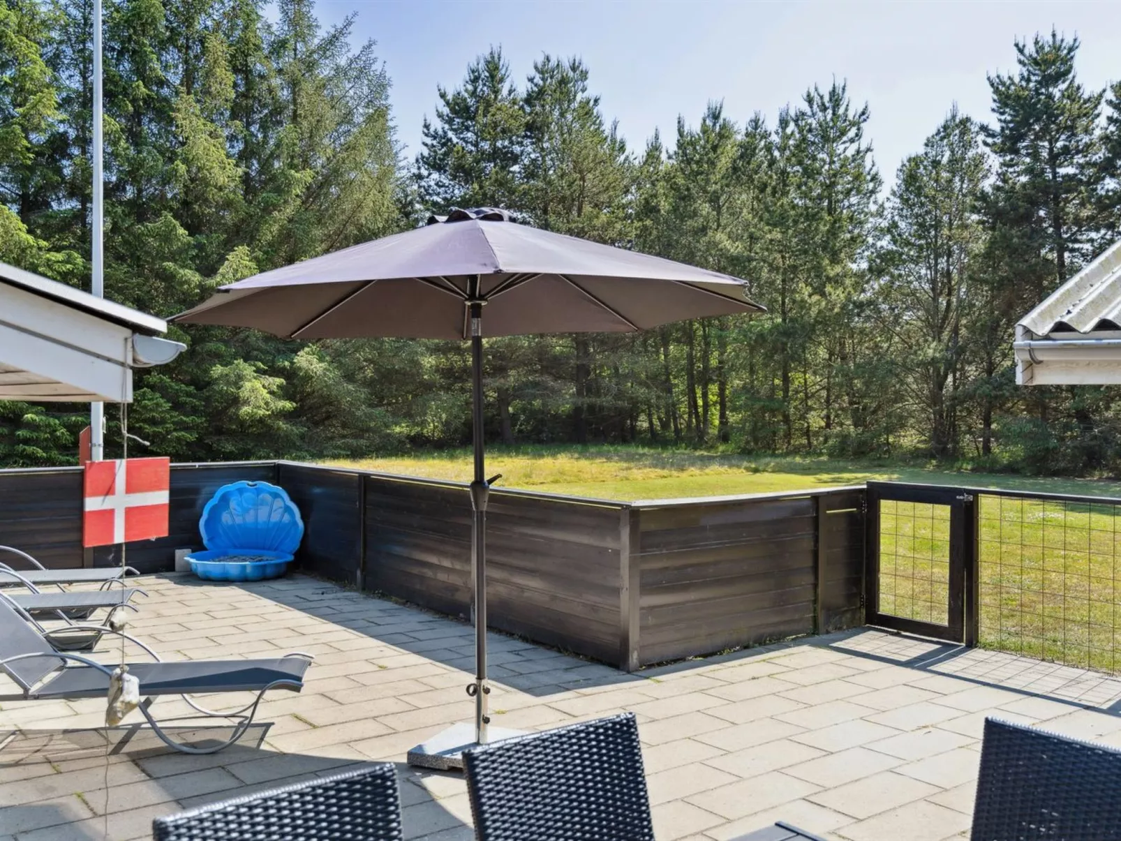 "Ally" - 250m from the sea-Outside