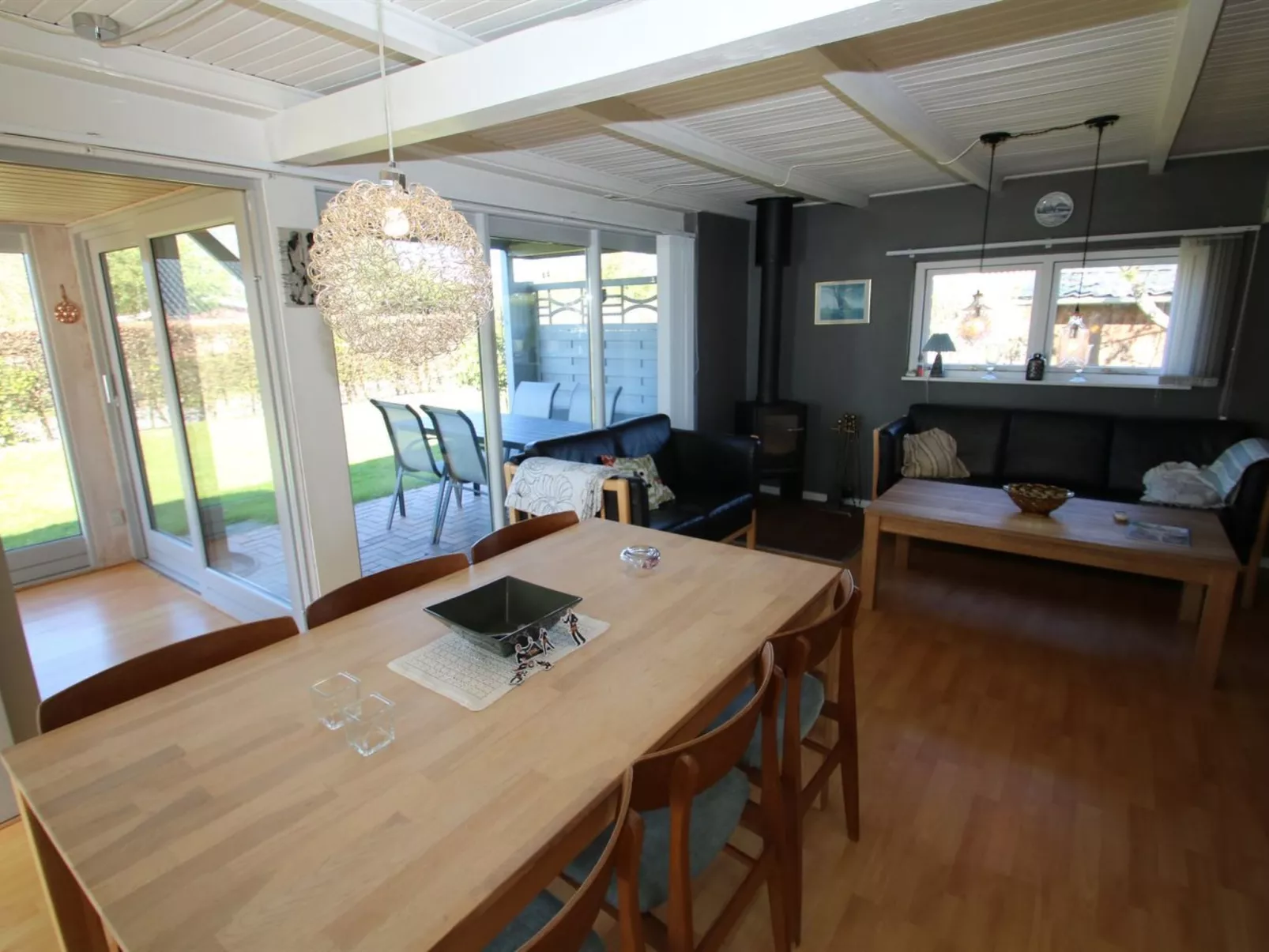 "Sauli" - 200m to the fjord-Drinnen