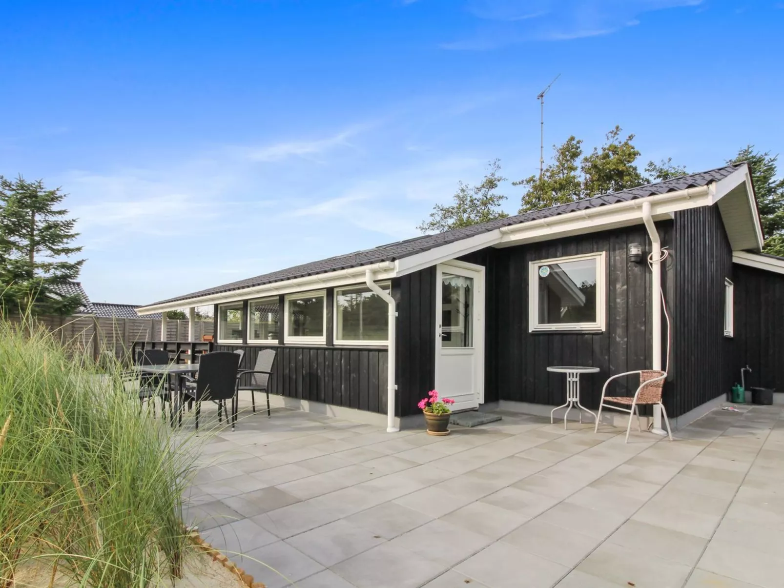 "Hildegarde" - 900m from the sea-Outside