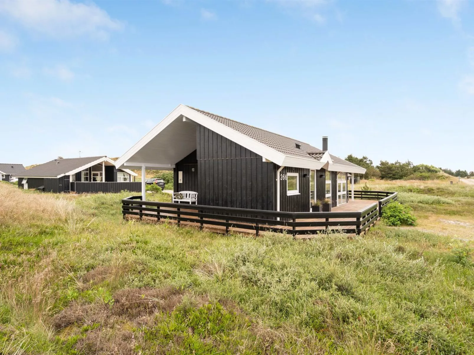 "Fejzo" - 700m to the fjord-Outside