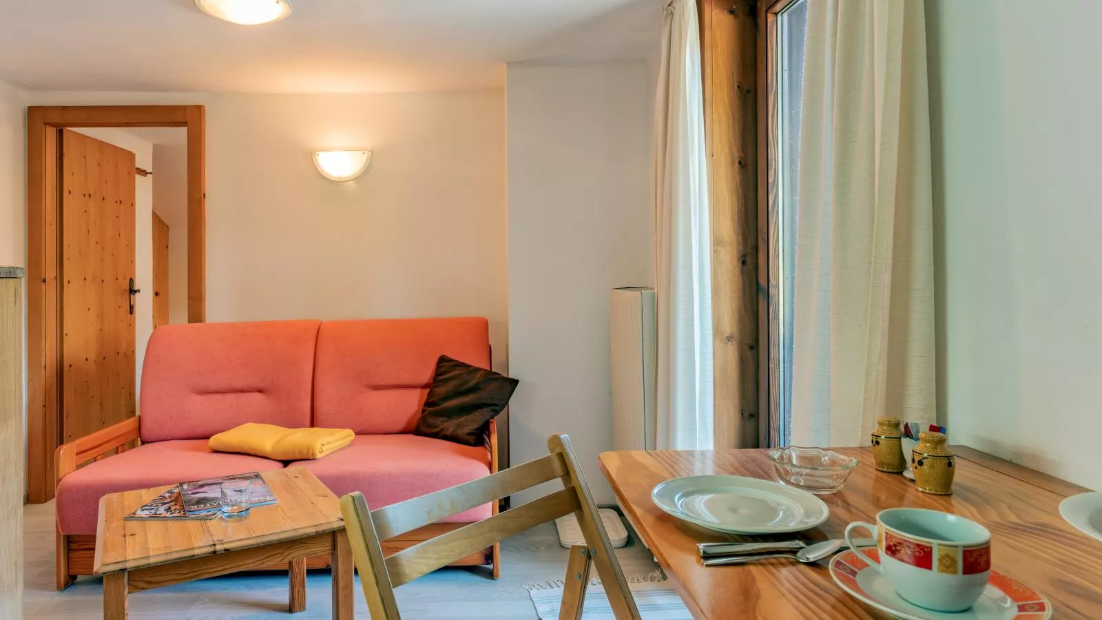 Rettenstein und Gaisbergblick-Living room