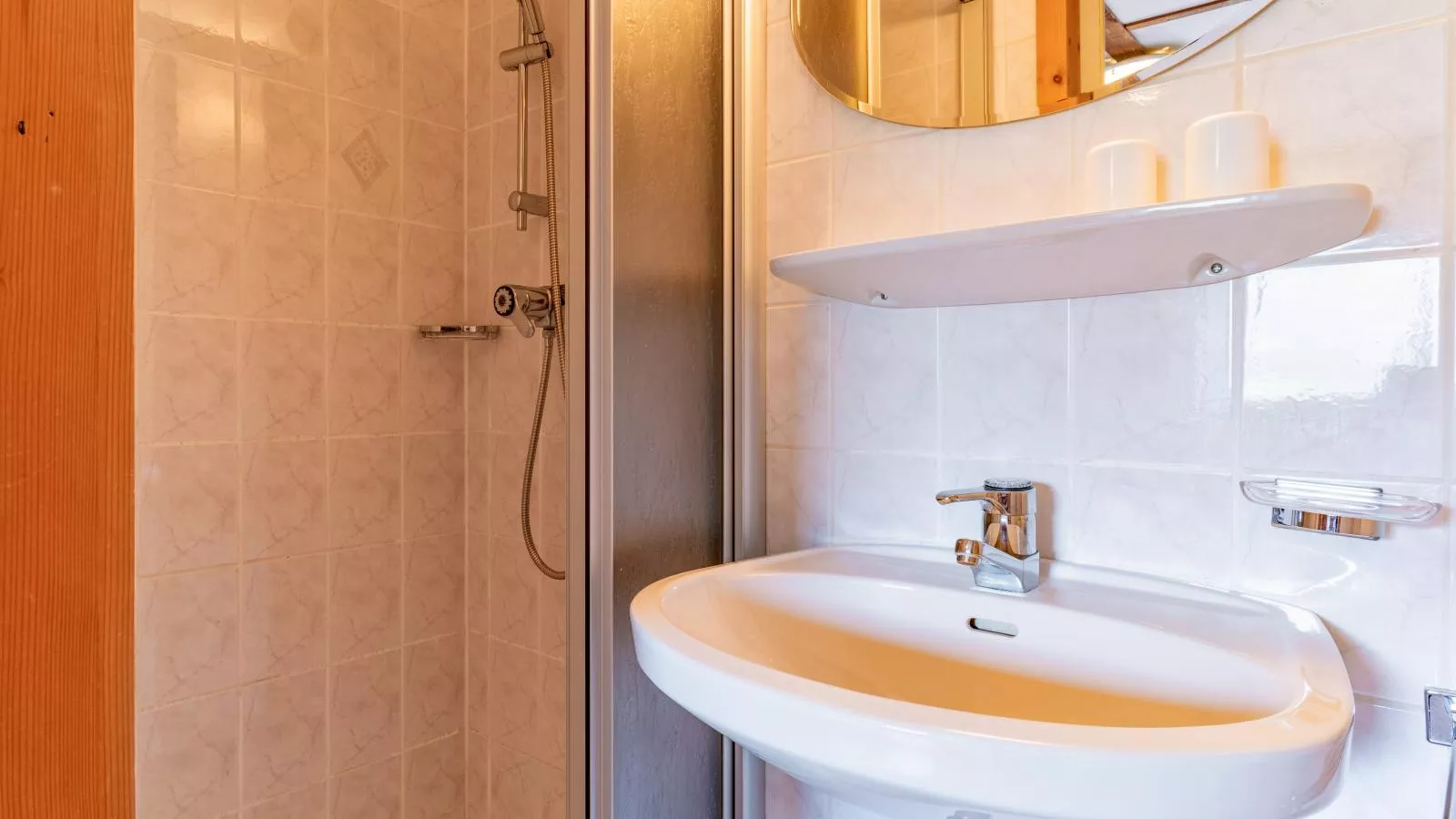 Rettenstein und Gaisbergblick-Bathroom