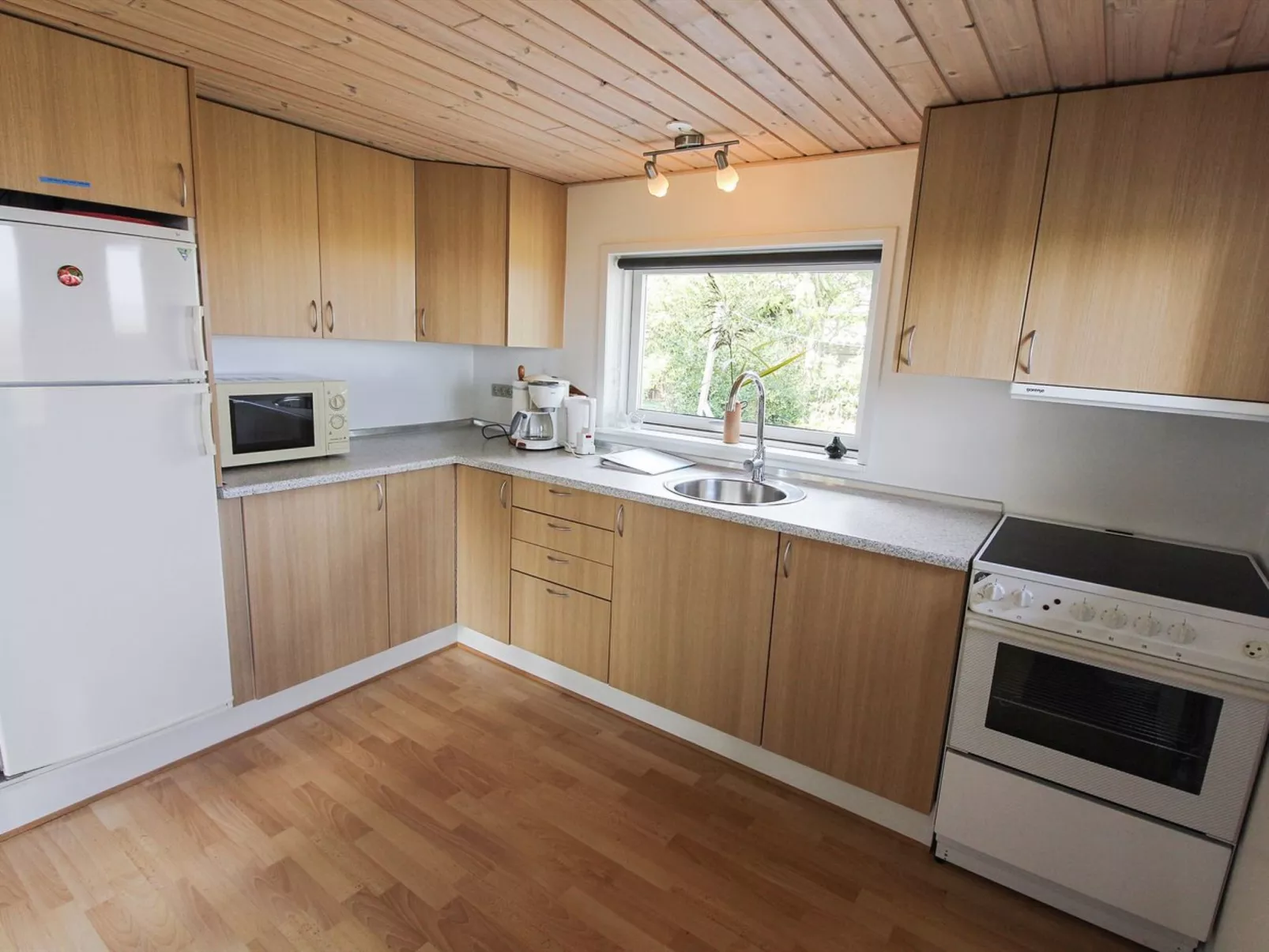 "Isalie" - 200m from the sea-Inside