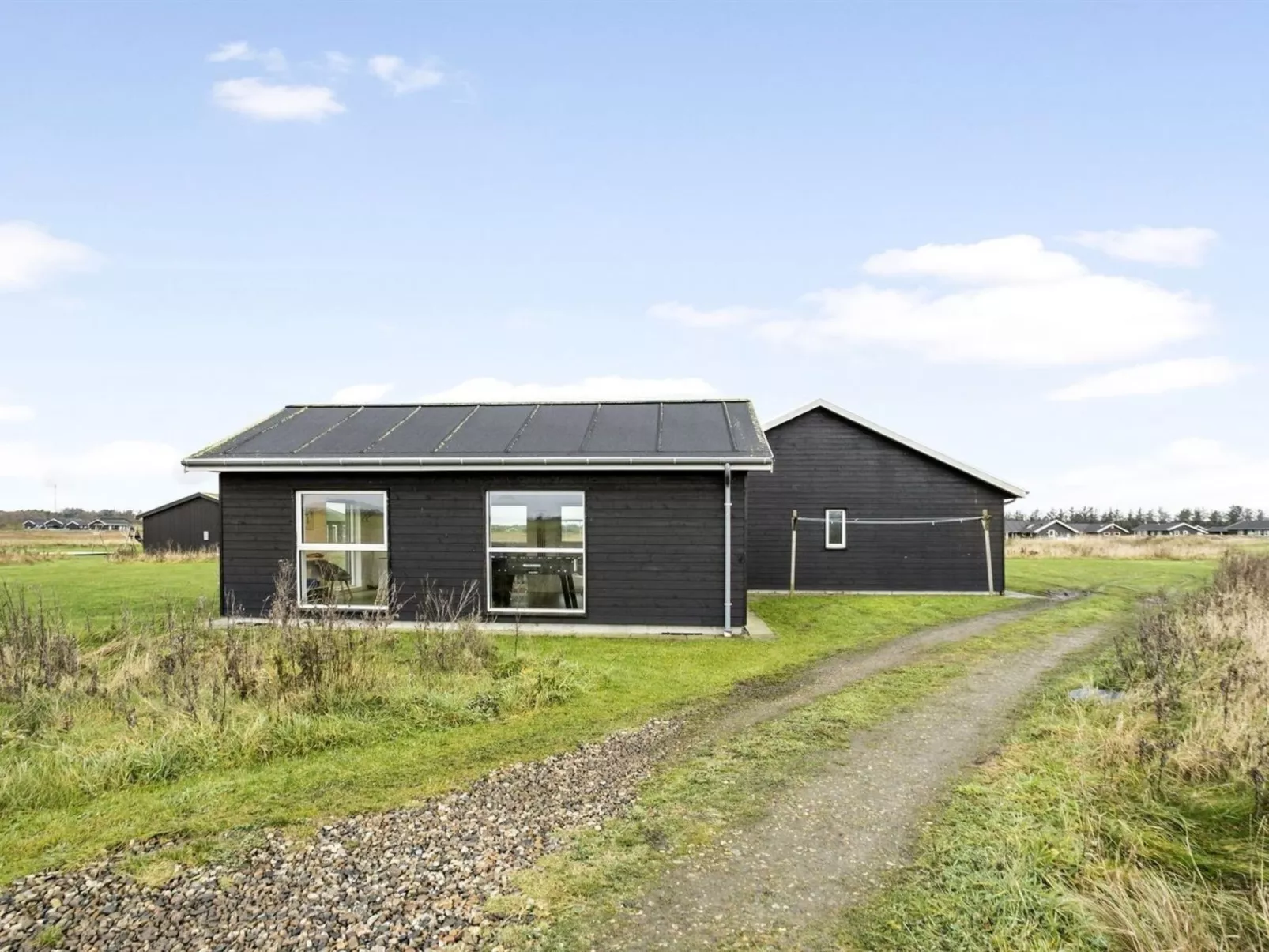 "Kirsi" - 1.6km from the sea