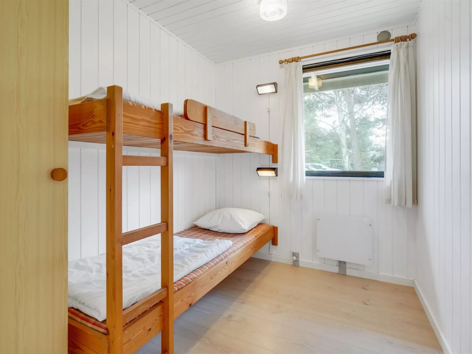 "Aileen" - 900m from the sea-Inside