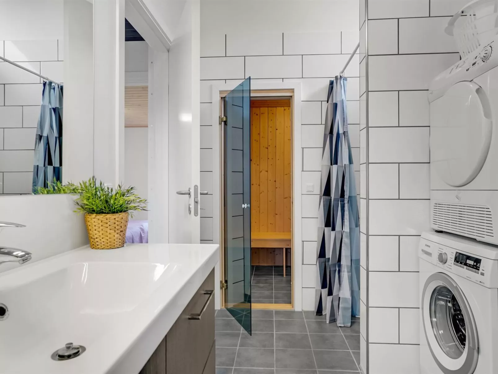 "Ayen" - 1.5km from the sea-Dedans