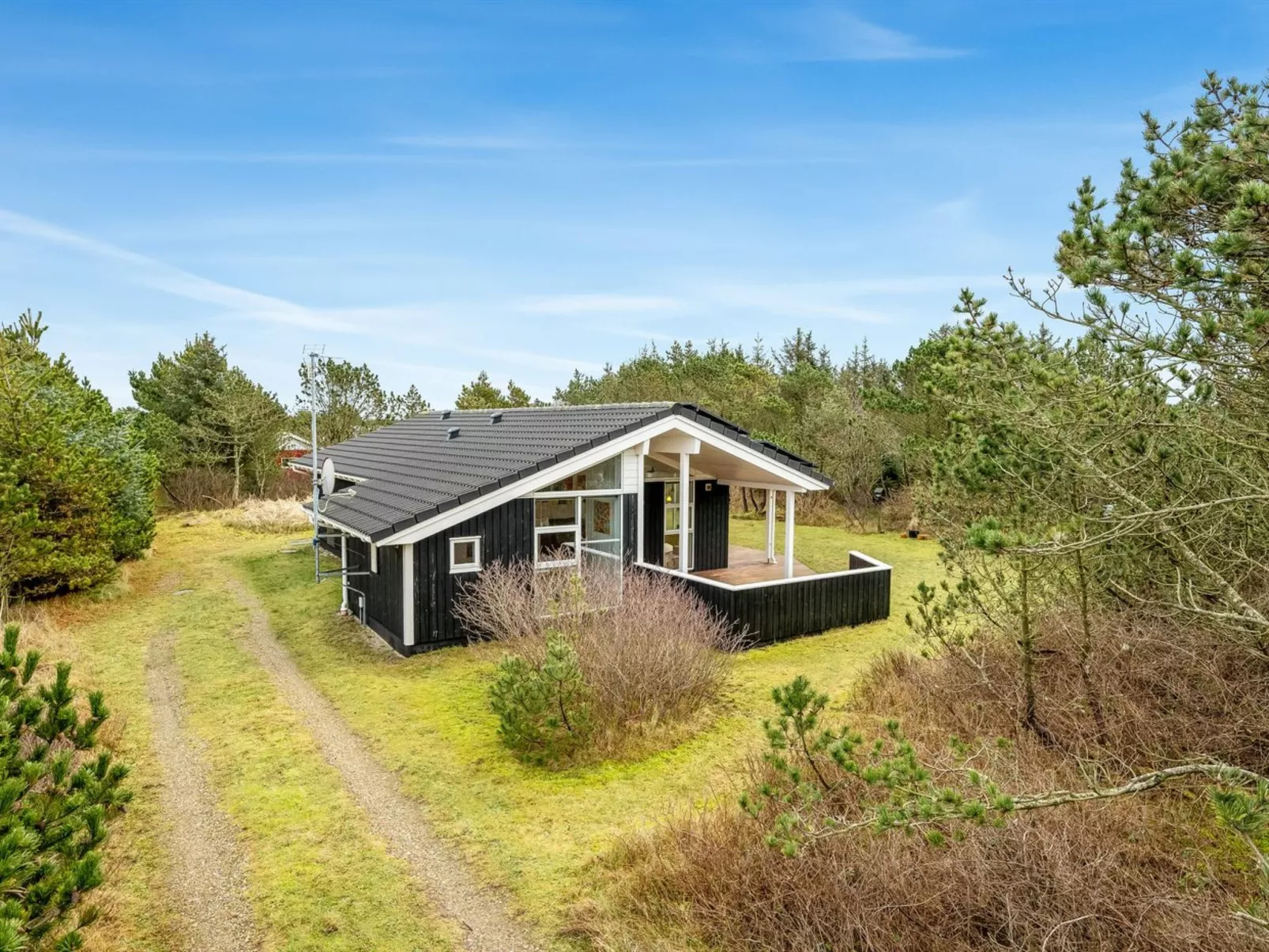 "Helen" - 500m to the fjord-Outside