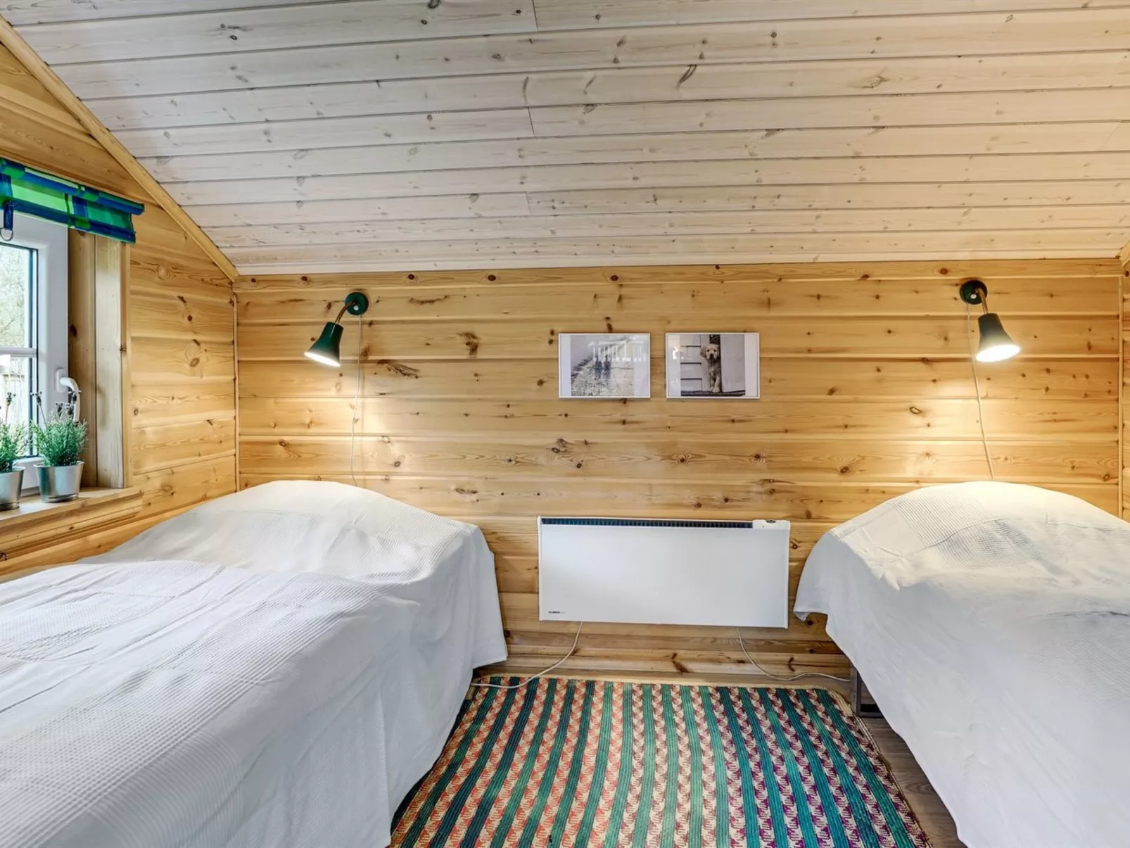 "Goti" - 1km to the fjord-Drinnen