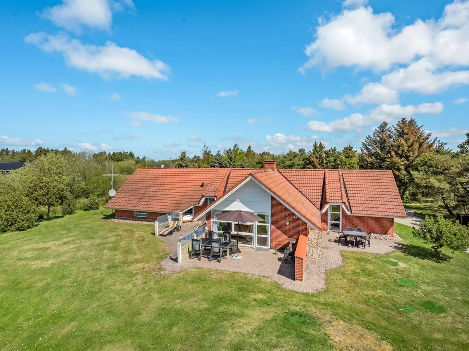 "Swening" - 2.1km from the sea-Draußen