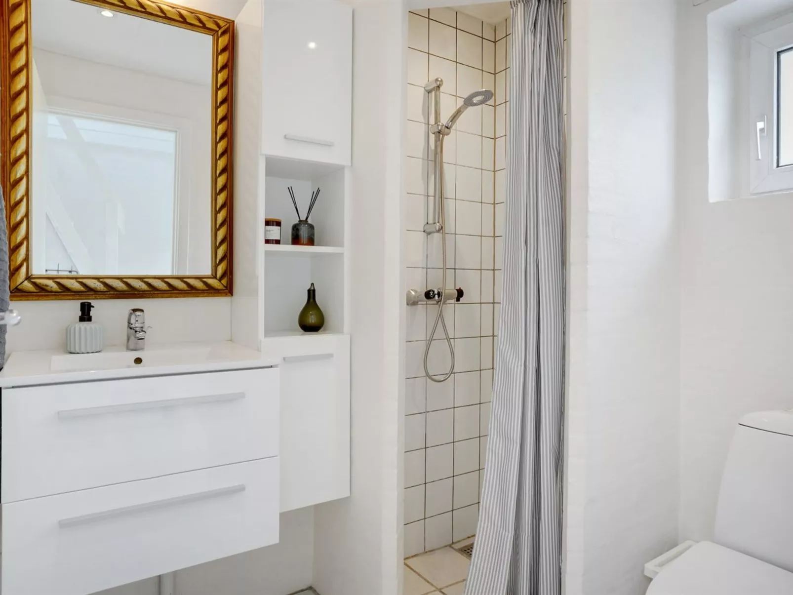 "Marjukka" - 10m from the sea-Inside