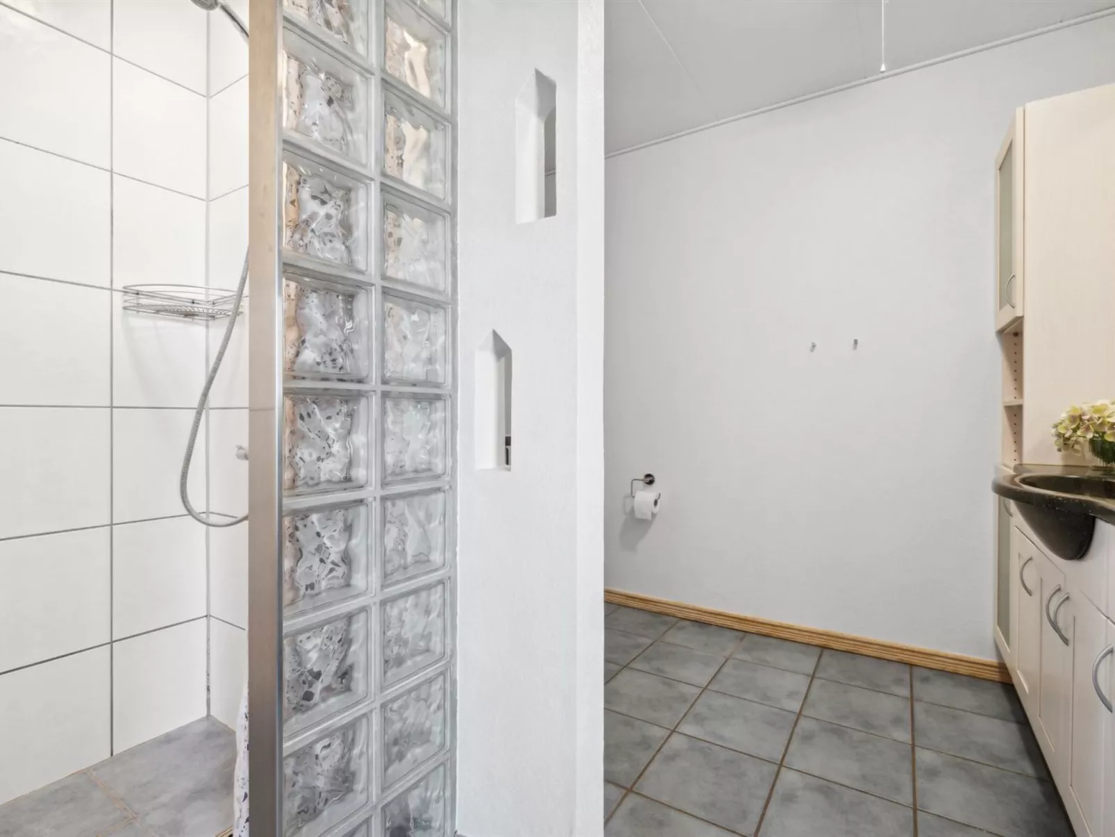 "Alvira" - 8km to the fjord-Inside