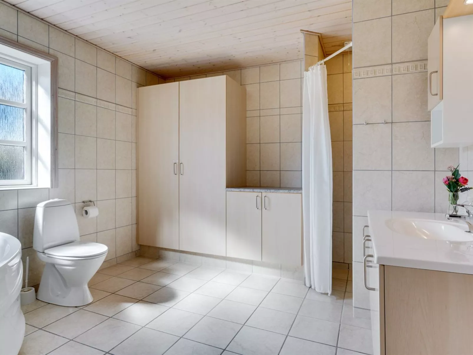 "Brigitta" - 1.5km from the sea-Inside