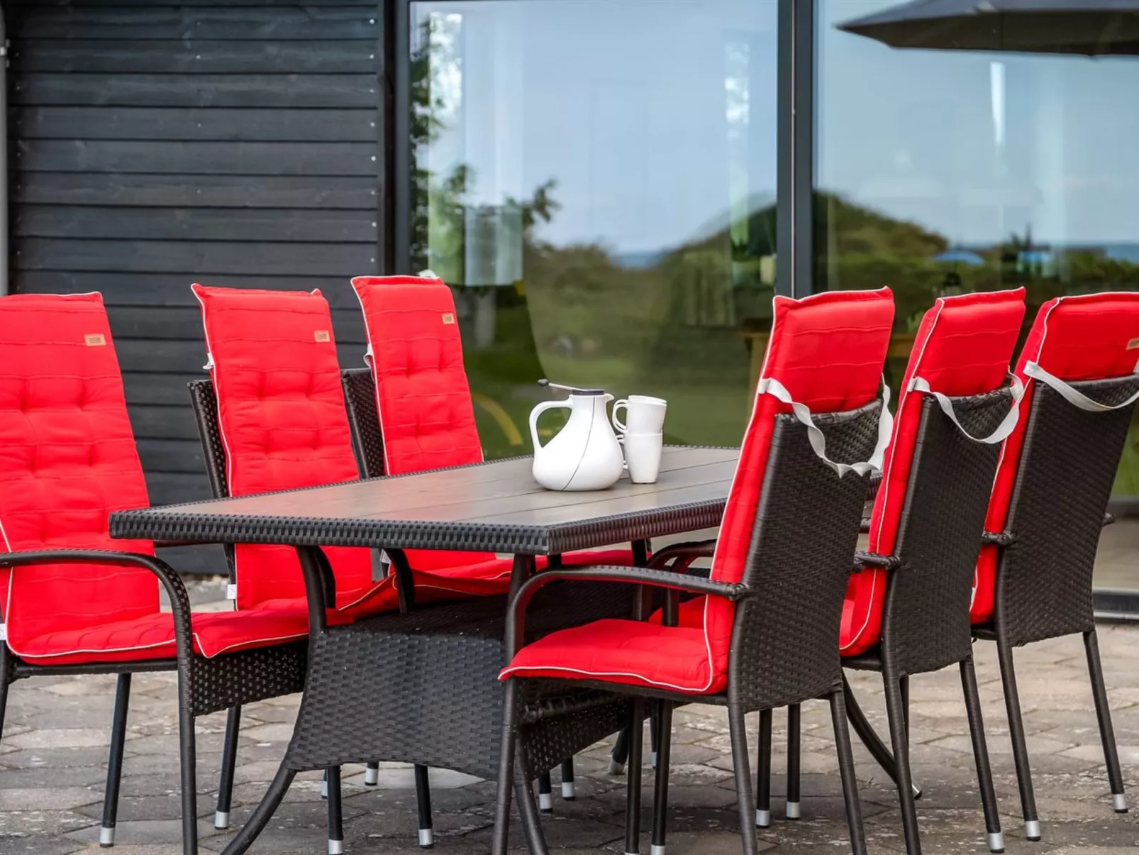 "Emin" - 100m from the sea-Draußen