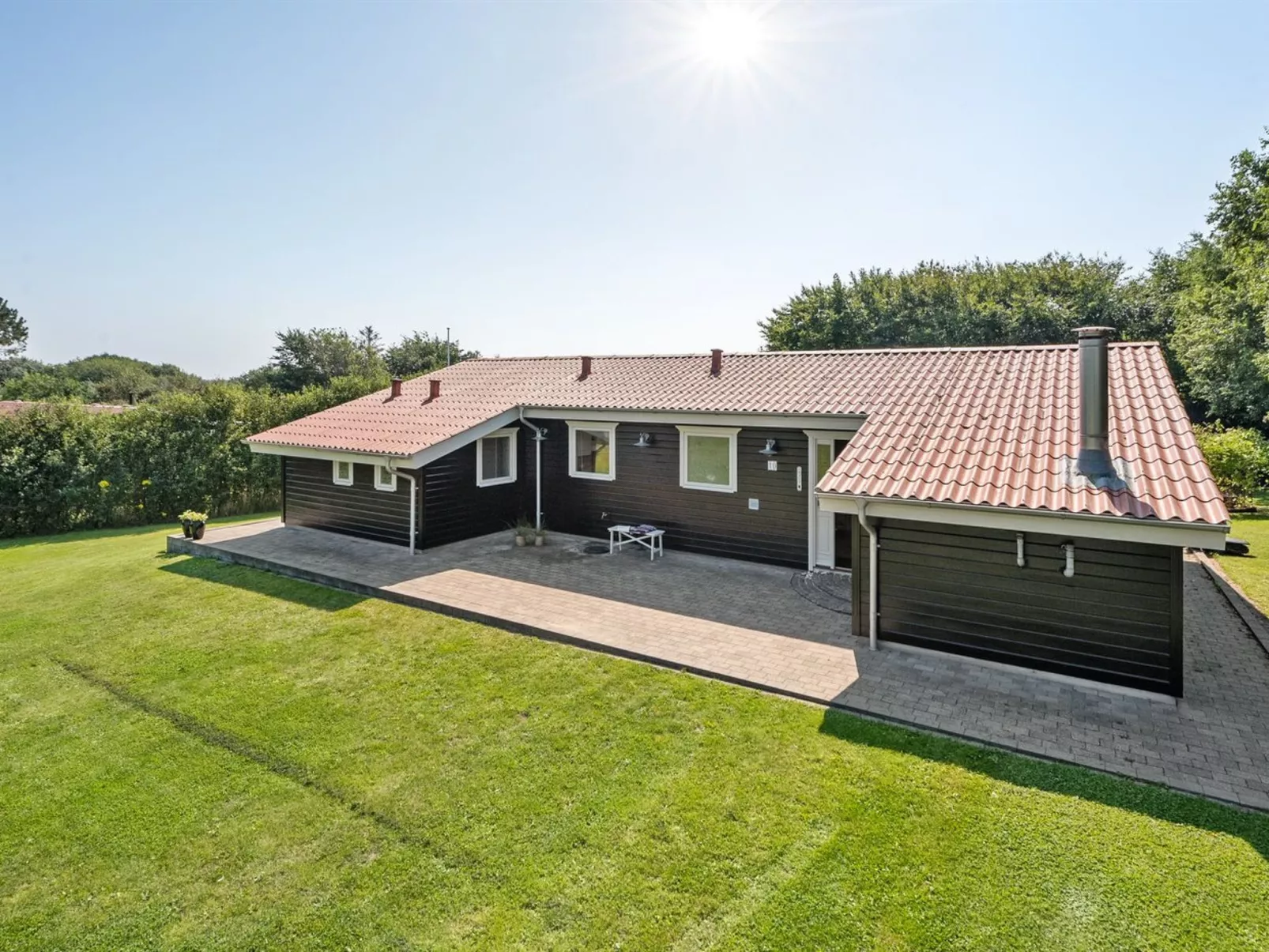 "Kai" - 500m to the fjord-Outside