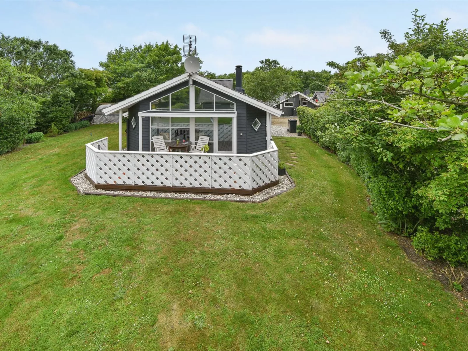 "Yara" - 1km to the fjord-Outside