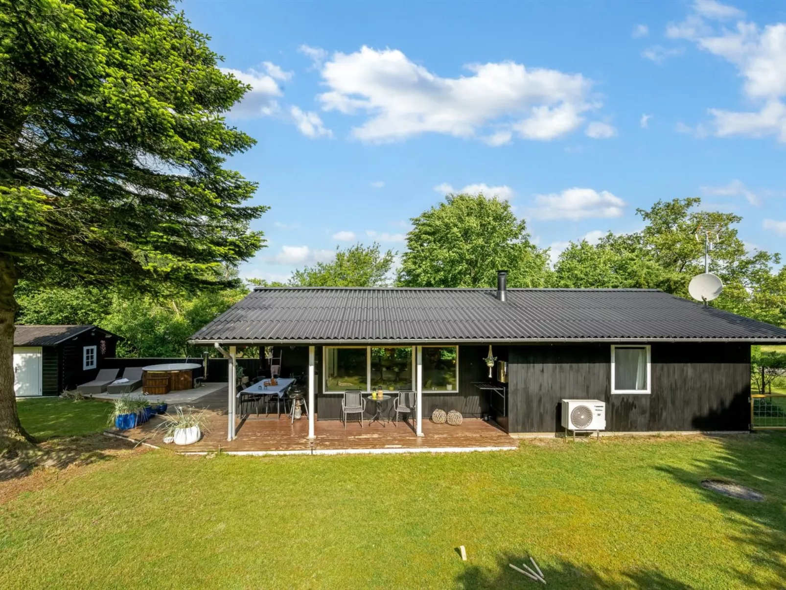 "Nelina" - 950m to the fjord-Dehors