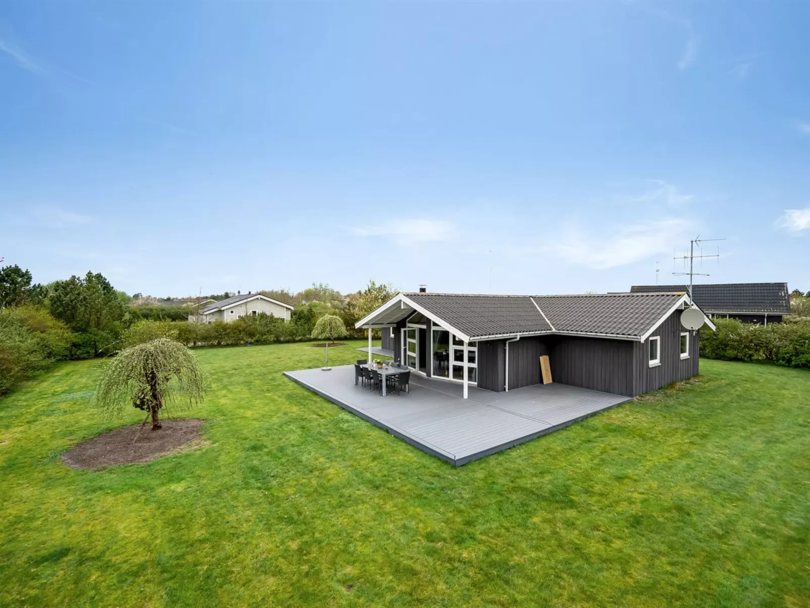 "Ingbritt" - 700m to the fjord-Draußen