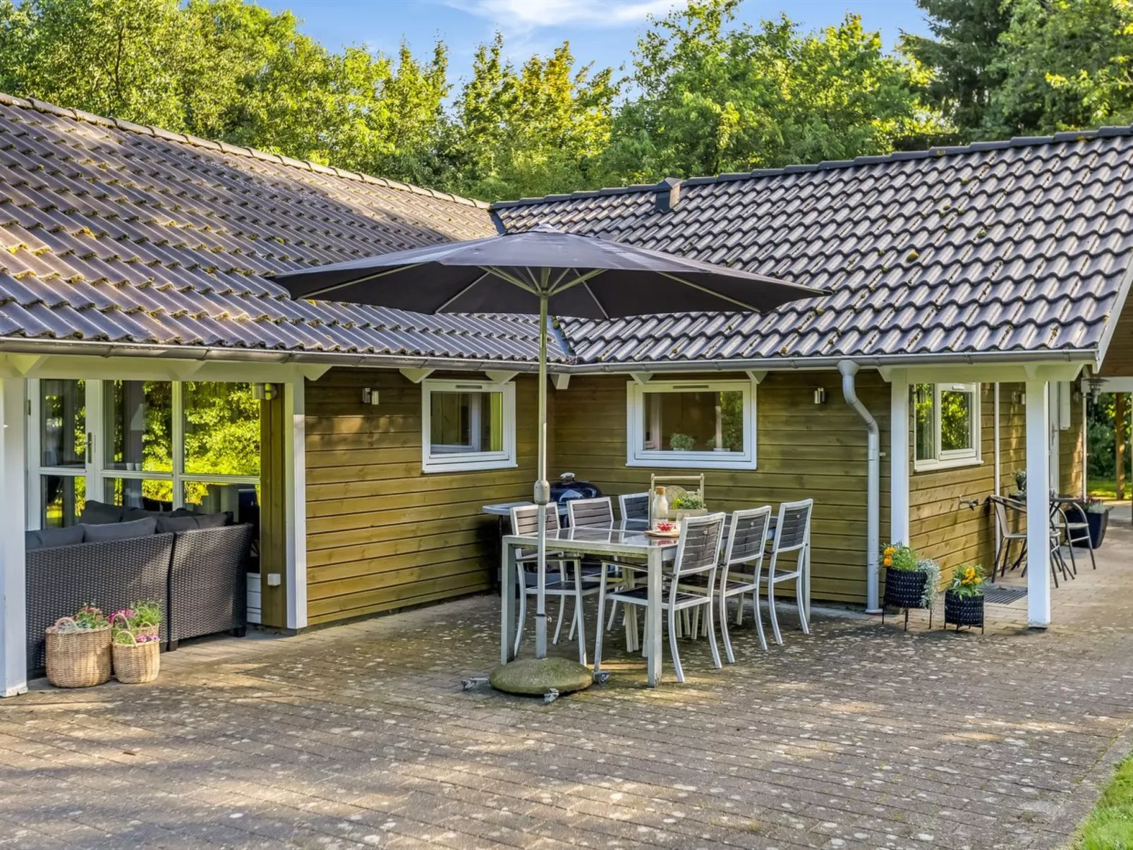 "Kaare" - 34.2km from the sea-Outside