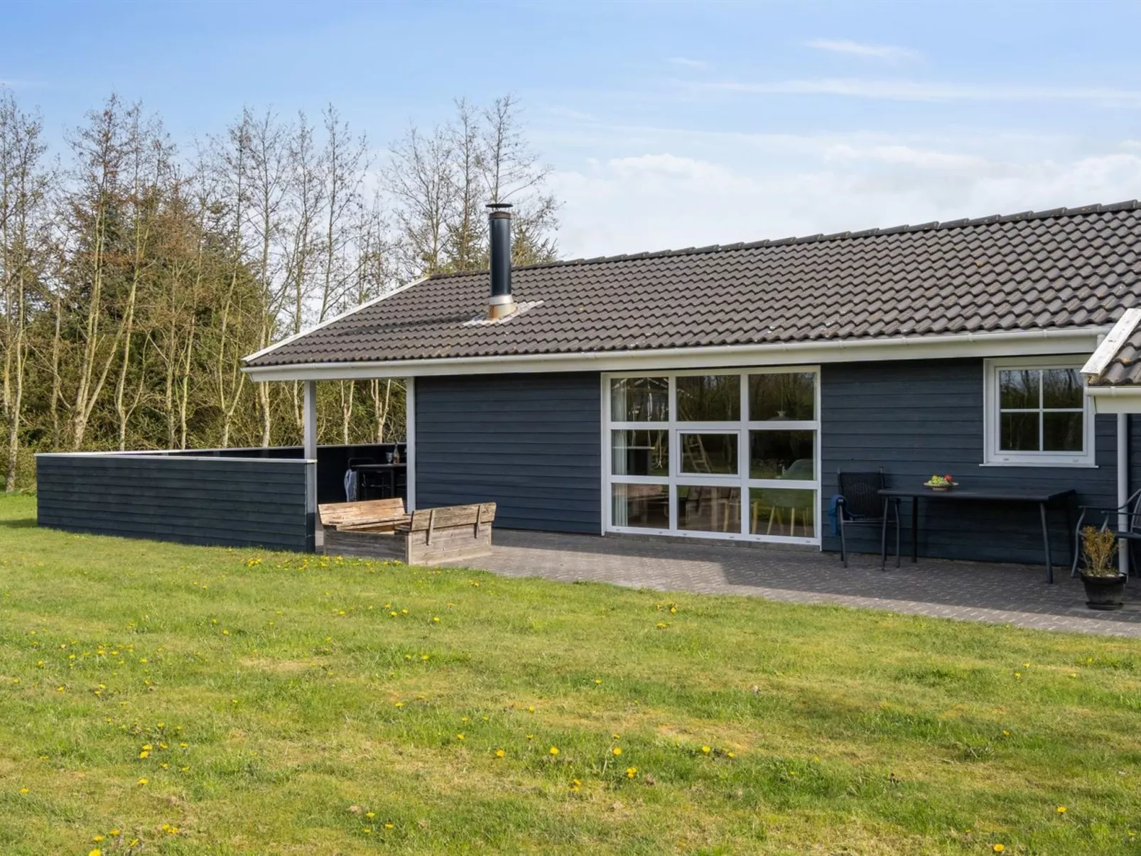 "Tinka" - 1.2km to the fjord-Outside