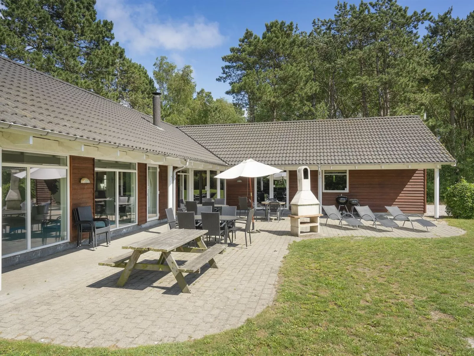 "Hughe" - 300m from the sea-Draußen