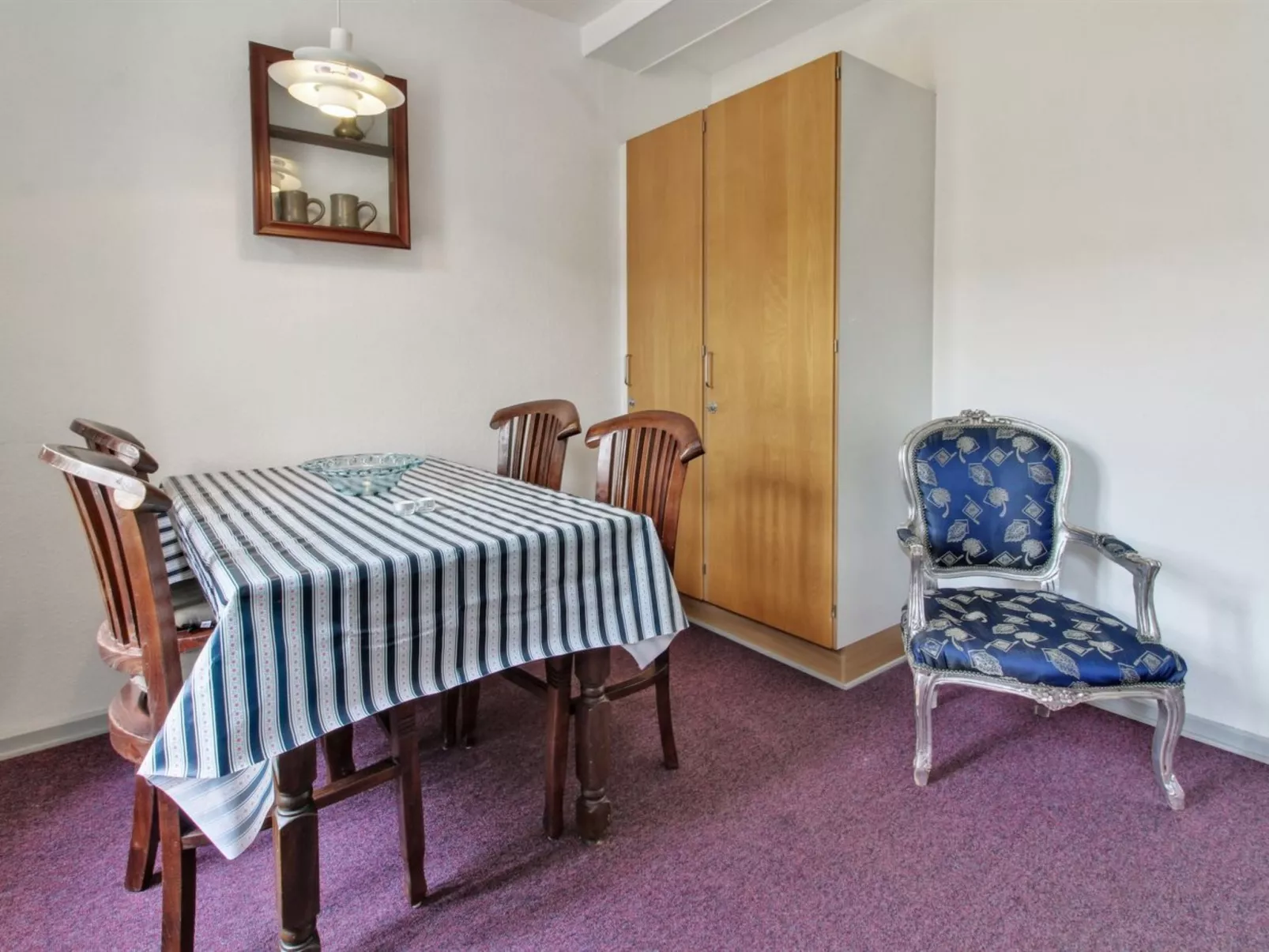 "Herman" - 22km from the sea-Inside