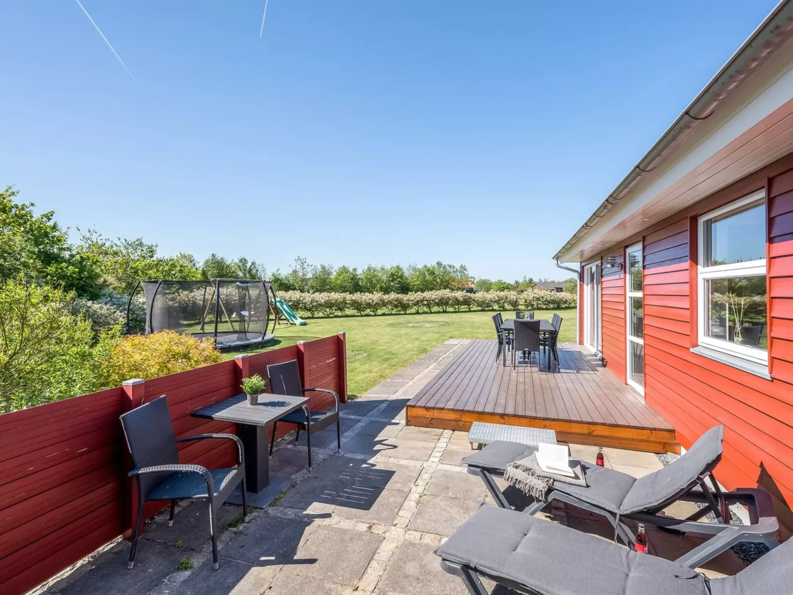 "Hedevig" - 800m to the fjord-Outside