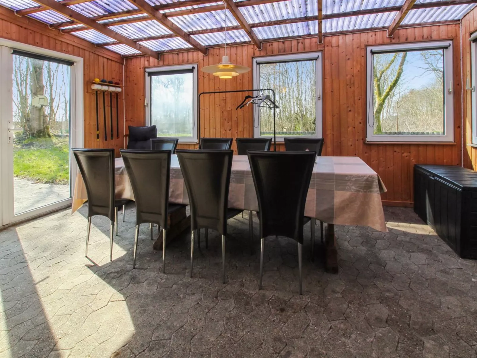 "Edy" - 25km from the sea-Drinnen