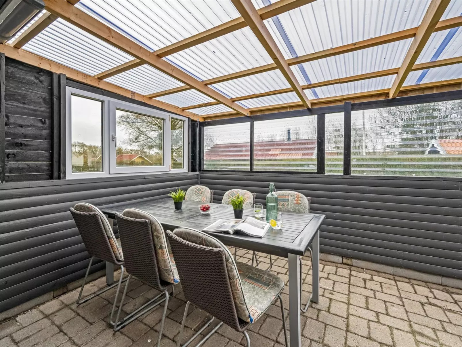 "Hoghni" - 850m to the fjord-Outside