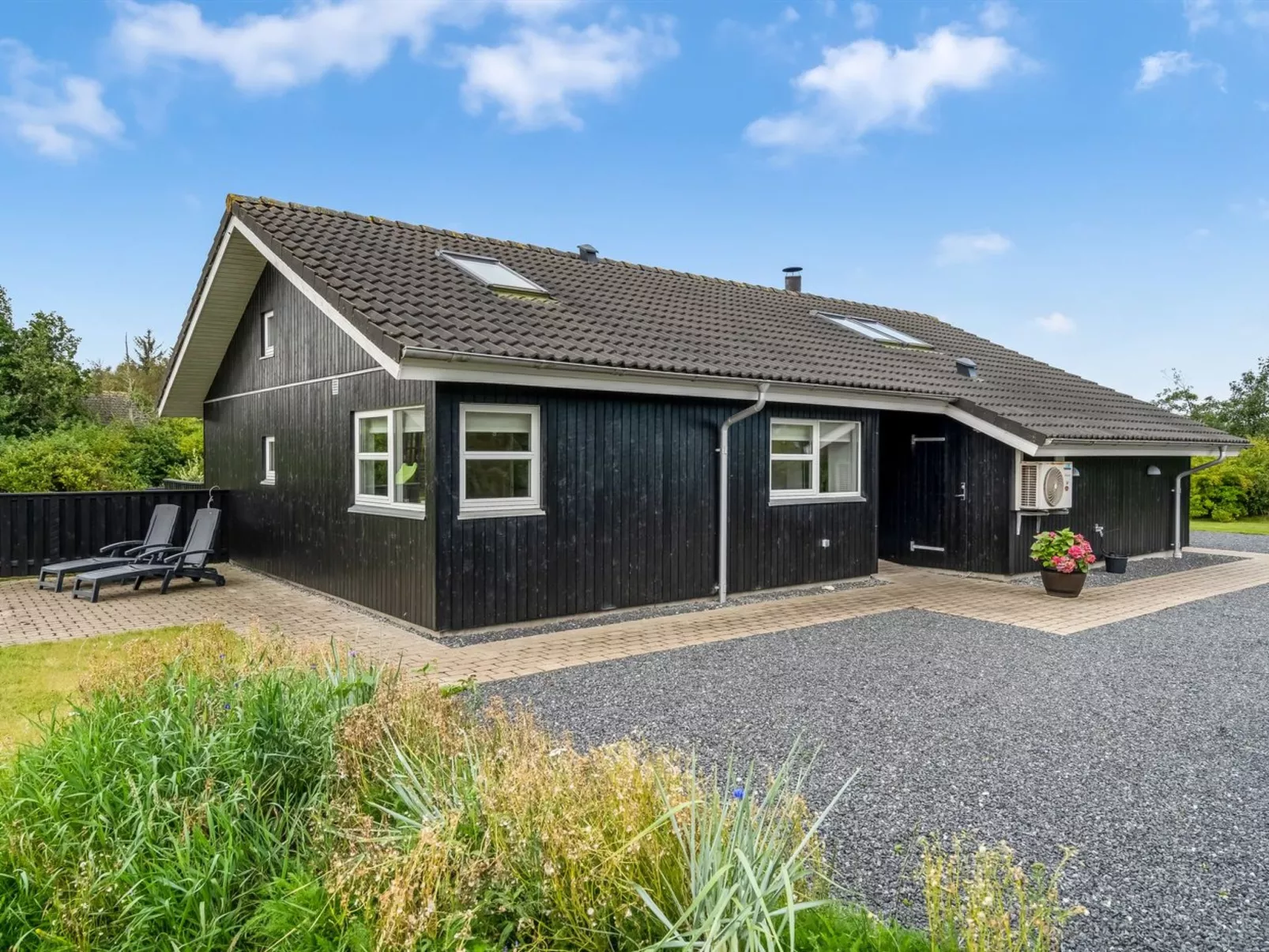 "Asel" - 4km from the sea-Outside