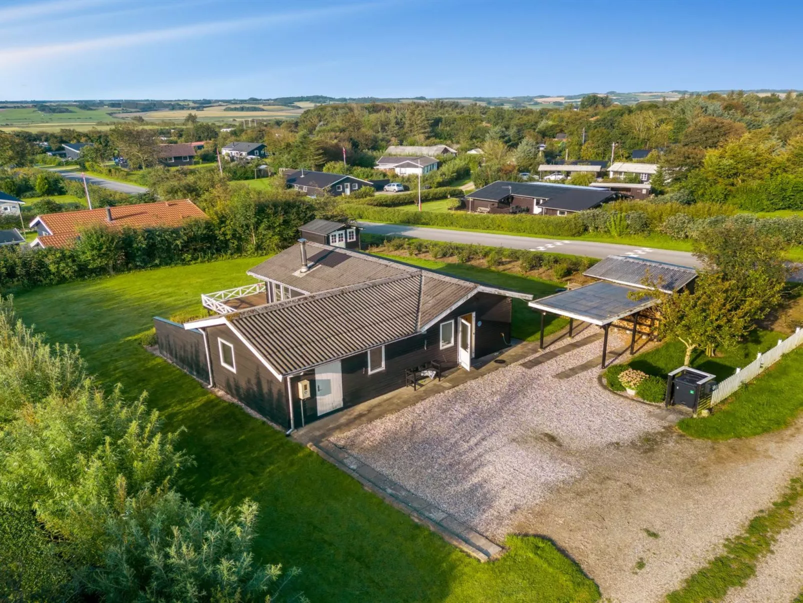 "Awer" - 300m to the fjord-Outside