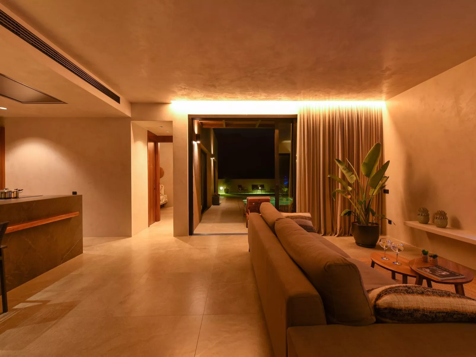 Almadies Tauro - Inside