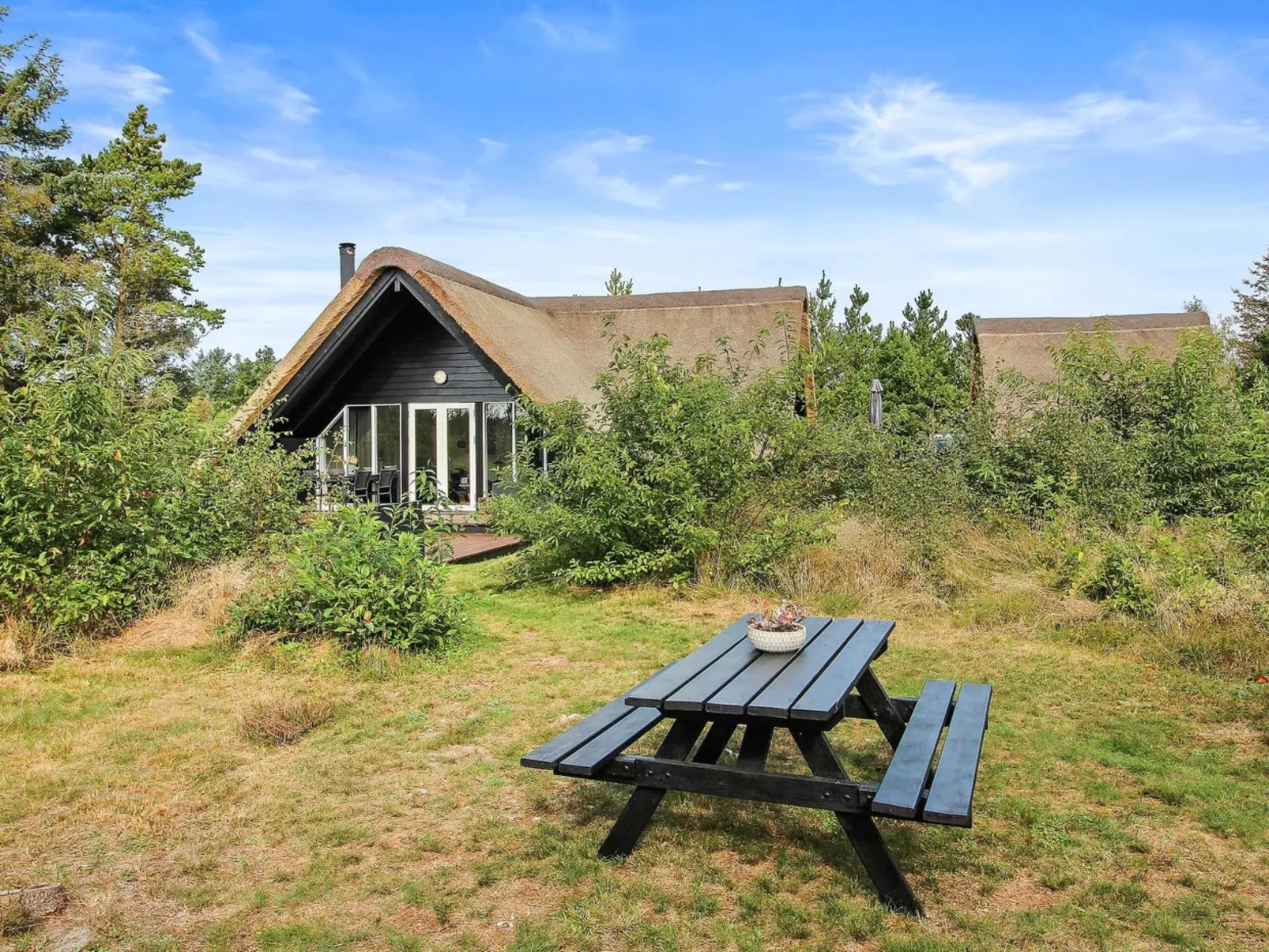 "Awenasa" - 4.1km from the sea-Outside