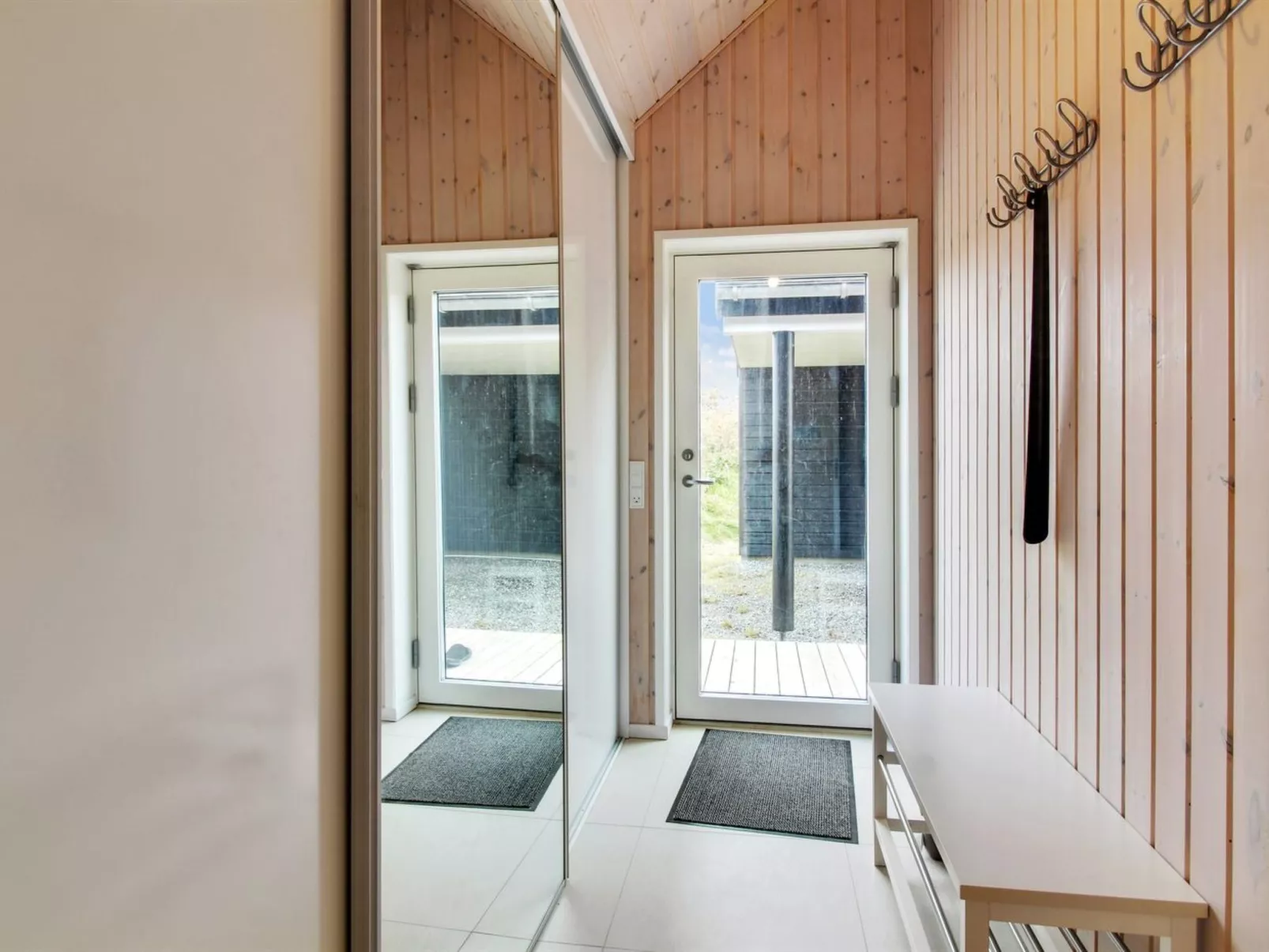 "Othinkarl" - 100m from the sea-Inside