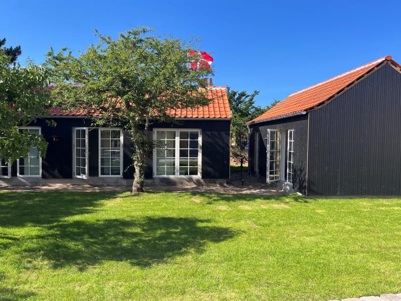 "Skrollan" - 100m from the sea-Outside