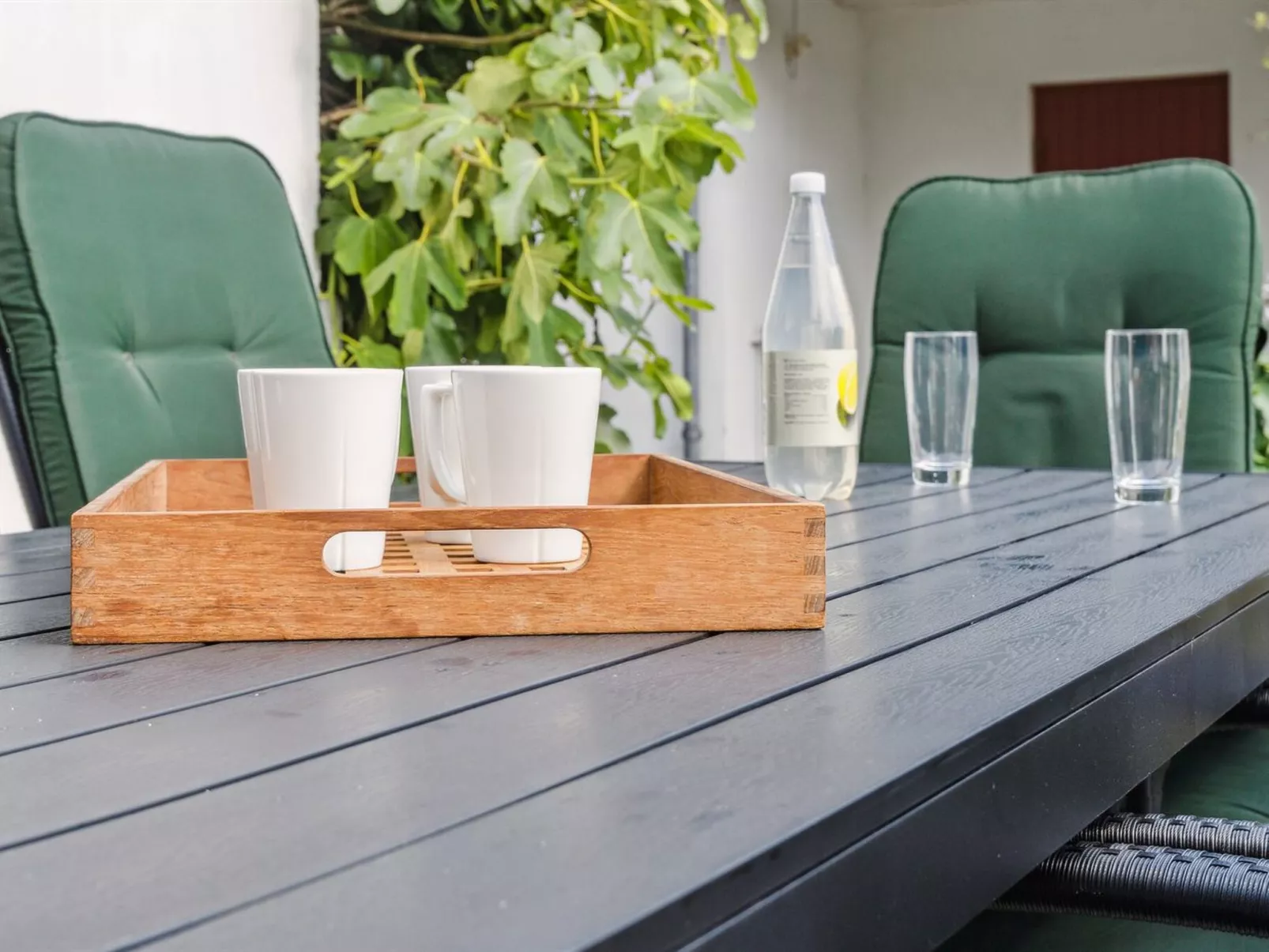 "Hakon" - 550m from the sea-Draußen