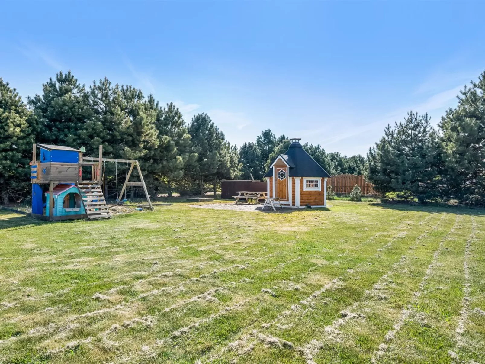 "Vicktoria" - 1.5km from the sea-Outside