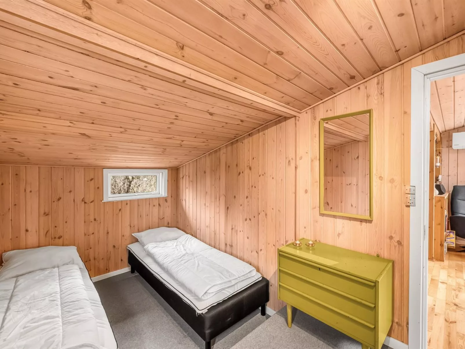 "Bosi" - 100m to the fjord-Inside